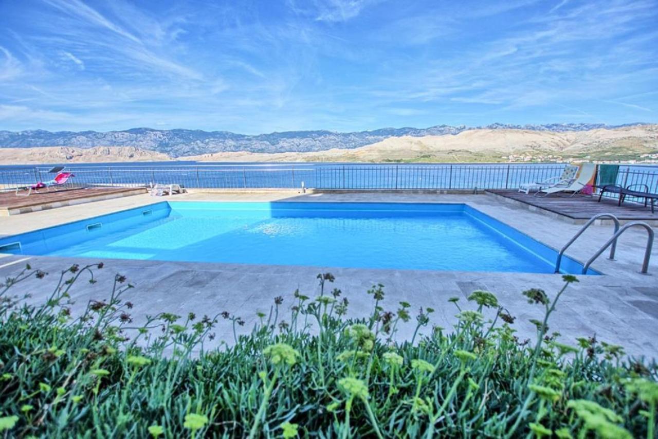 Sea View & Pool Studio Pag Town Bagian luar foto