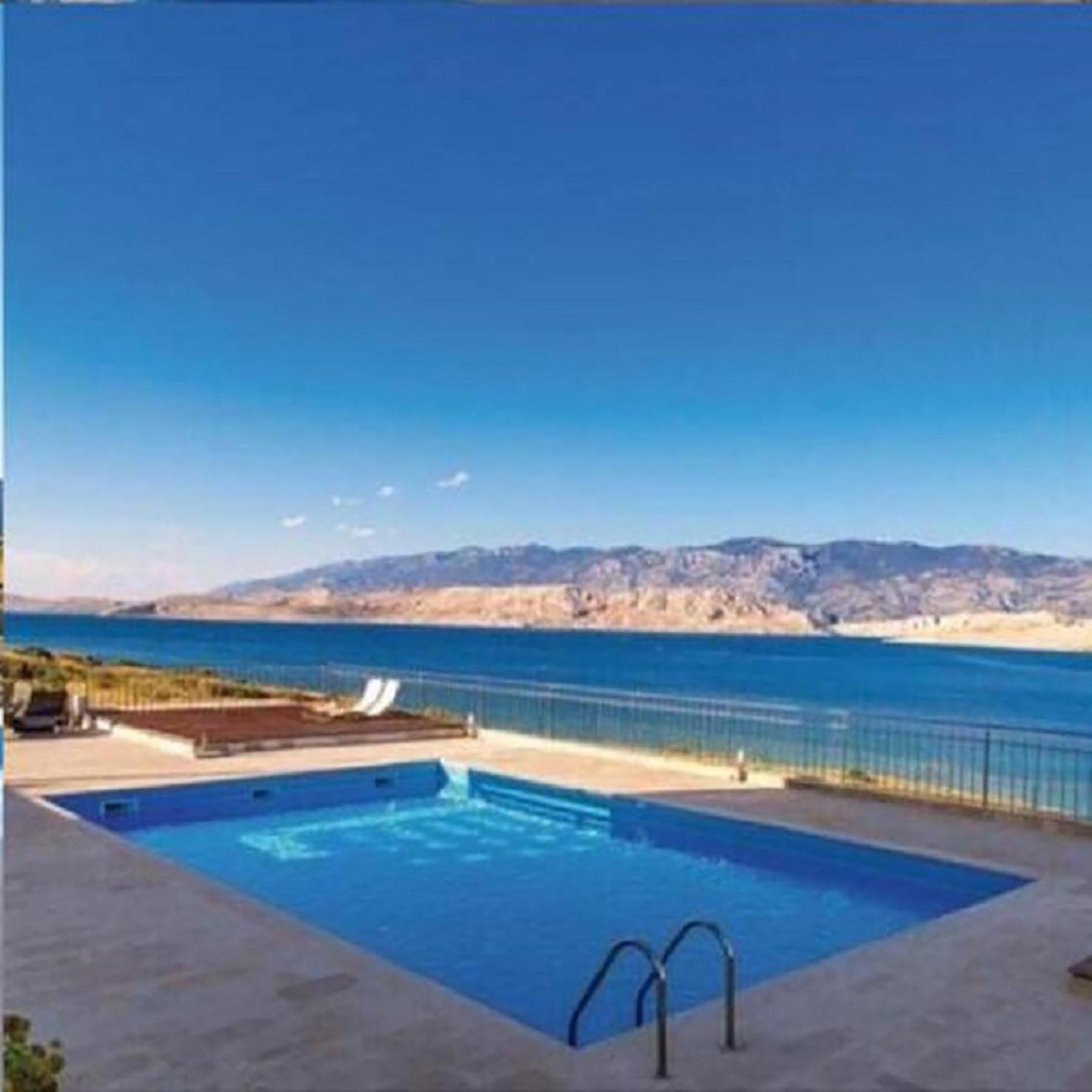 Sea View & Pool Studio Pag Town Bagian luar foto